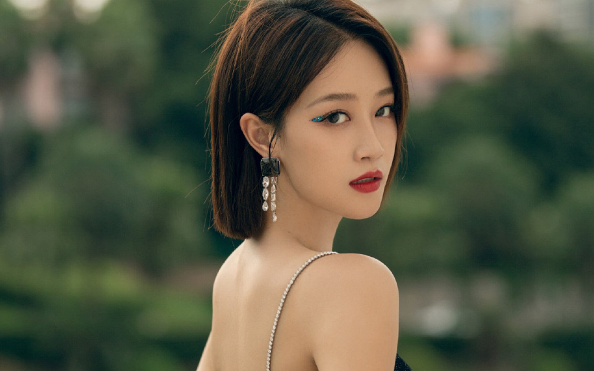 “快攻制胜！新都福乐球赛选手展现非凡技艺”